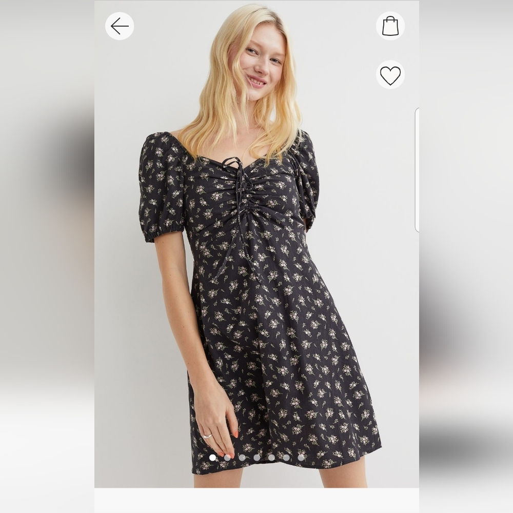 Puff sleeved dress